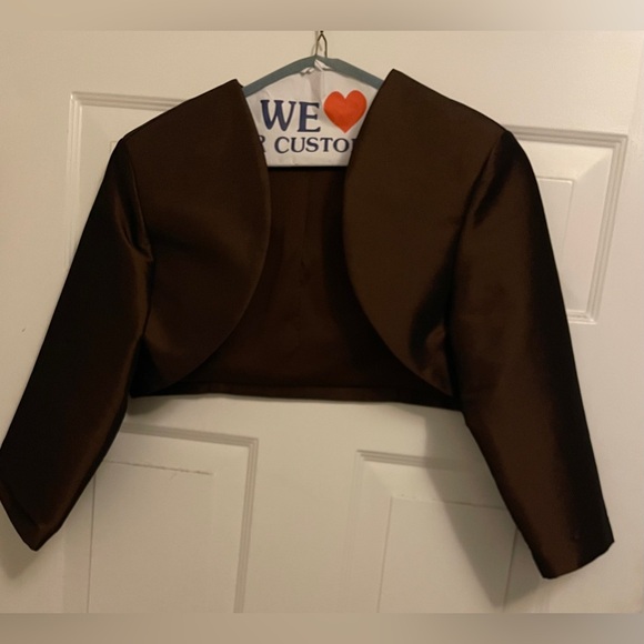 Cameron Blake by Mon Cheri size 12
100% polyester shimmery brown - Picture 4 of 4